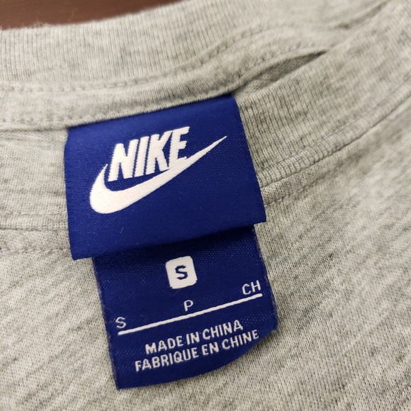 Nike T-shirt - Picture 2 of 2